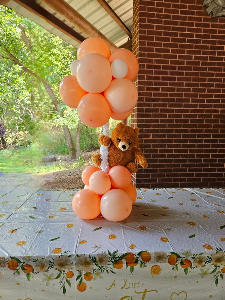 Cutie Balloon Bear Centerpiece
